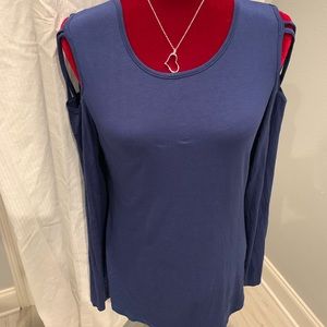 Sarin Mathews shirt size M